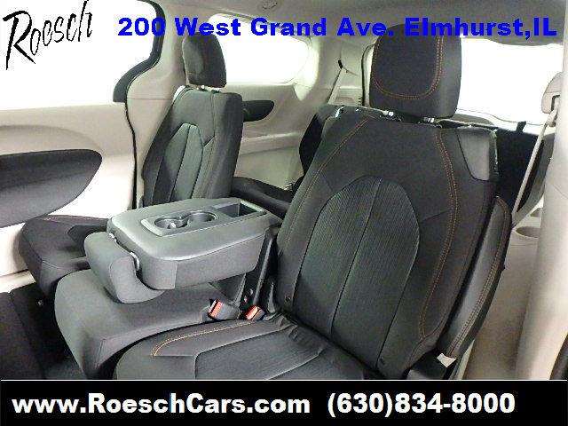 2017 Chrysler Pacifica Touring 4dr Mini-Van